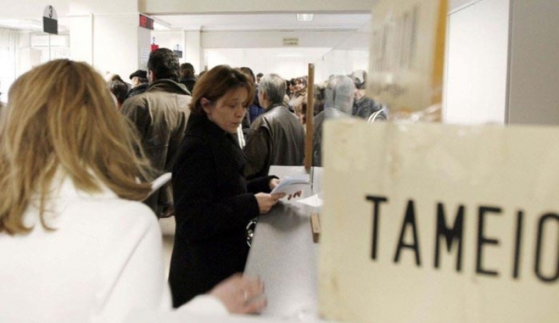 Συντάξεις εξπρές για 30.000 μητέρες