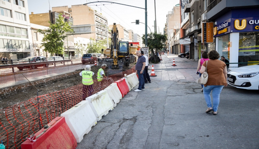 «Ενέσεις» 2,5 δισ. ευρώ σε δήμους, περιφέρειες – Γκάζι για 2.700 έργα σε όλη την χώρα