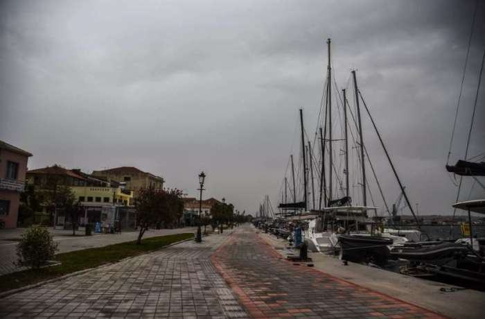 Καιρός Πάσχα: Έρχονται καταιγίδες από σήμερα – Πού θα βρέξει την Κυριακή