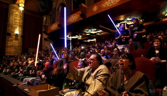 To Star Wars «έσπασε» τα ταμεία και κατέρριψε όλα τα ρεκόρ