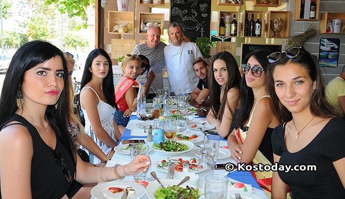Γεύμα για τα κορίτσια των Καλλιστείων λίγο πριν την πρόβα "Generale" ! (Φωτό)