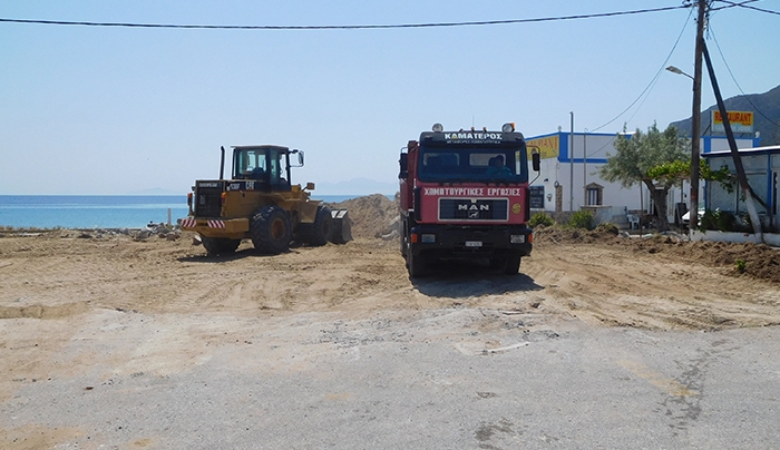Ξεκίνησε το έργο της ανάπλασης της πλατείας στη θέση Σκέθρια στην Κέφαλο (φωτό)