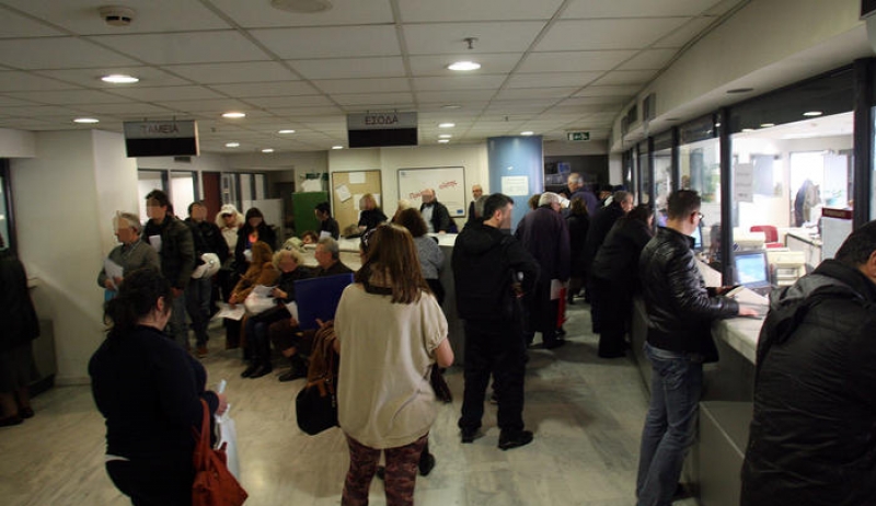 Χαράτσι 26,95% και σε όσους αμείβονται με αποδείξεις δαπάνης