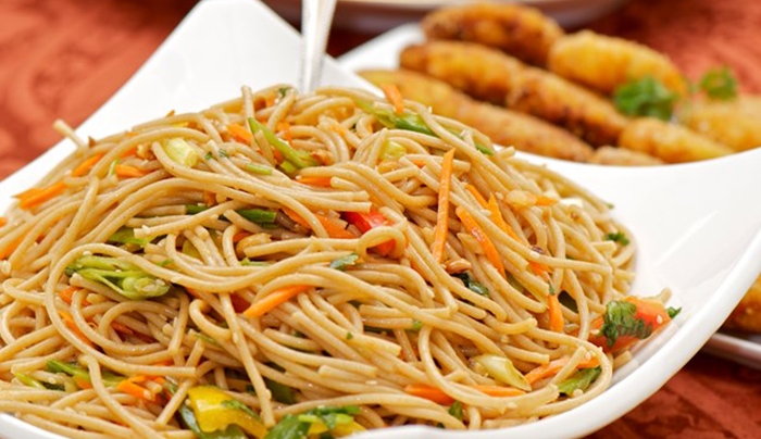 Είσαι γυναίκα και τρως noodles; Αυτός είναι ο κίνδυνος