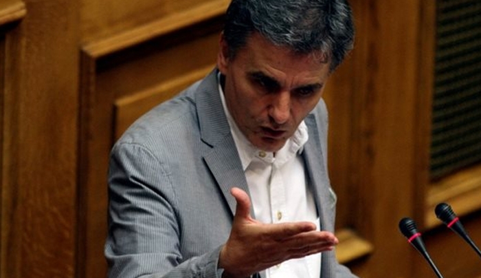 Διευκρινίσεις Τσακαλώτου για πρόωρες συντάξεις και φορολογία αγροτών