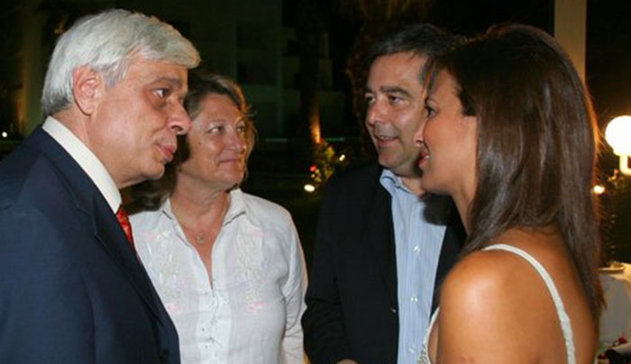 Επικοινωνία του Προέδρου της Δημοκρατίας με τον Βασίλη Α. Υψηλάντη