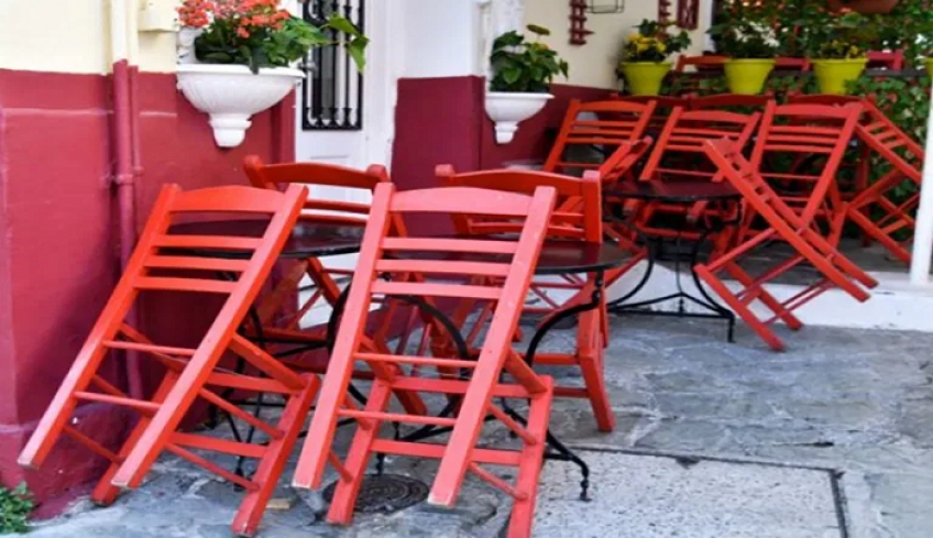 Αποφάσεις για δεξιώσεις, ωράρια και μουσική στην εστίαση