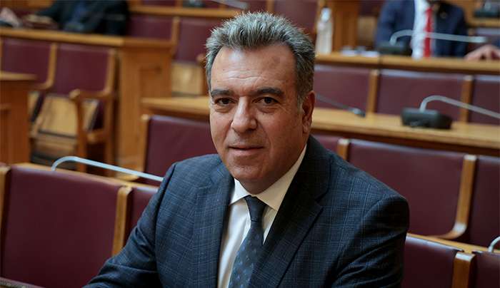 ΜΑΝΟΣ ΚΟΝΣΟΛΑΣ: «Δώδεκα μειώσεις φόρων και οικονομική ενίσχυση των οικονομικά αδύναμων συμπολιτών μας»