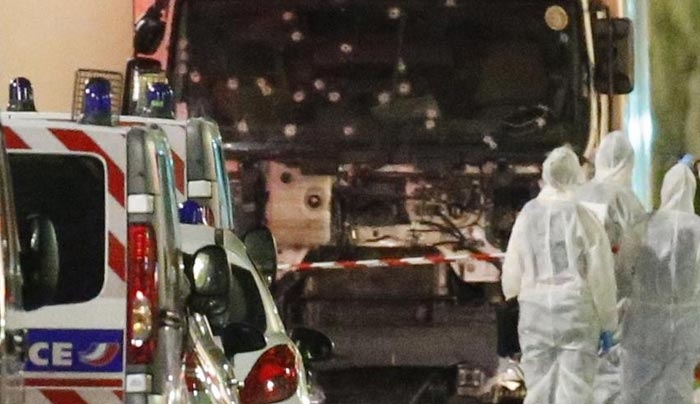 «Είδα τα πτώματα να πέφτουν δεξιά κι αριστερά» - Σοκαριστικά βίντεο και φωτογραφίες από την επίθεση