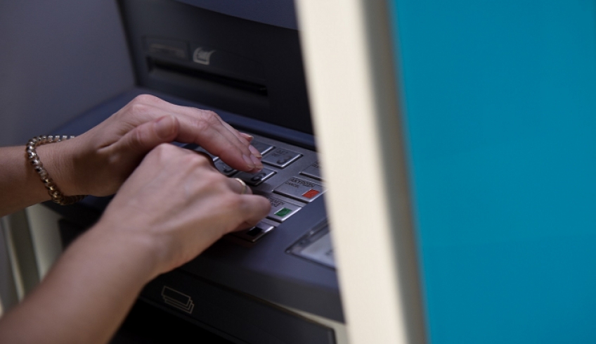 Έρχεται ο προοδευτικά ακατάσχετος λογαριασμός - Πώς θα λειτουργεί