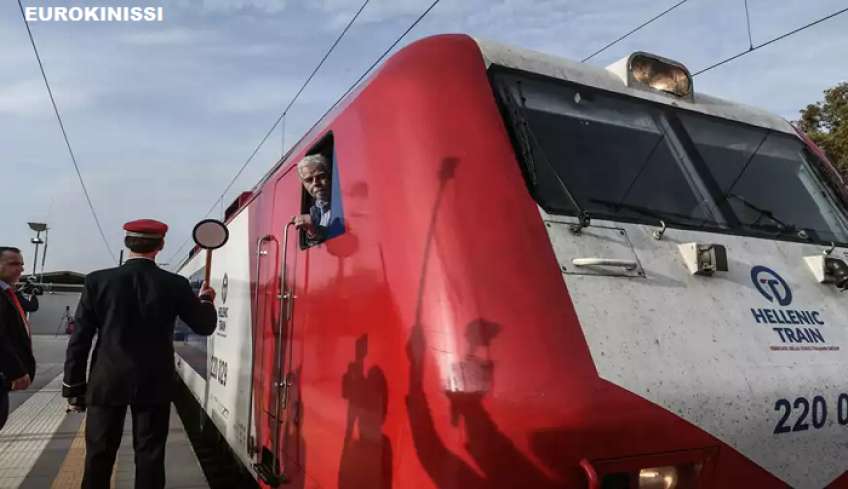 Τρένα: Έμεινε από ρεύμα το Intercity και ακινητοποιήθηκε στη Λάρισα - «Δεν υπήρχε σχέδιο», καταγγέλλει επιβάτης
