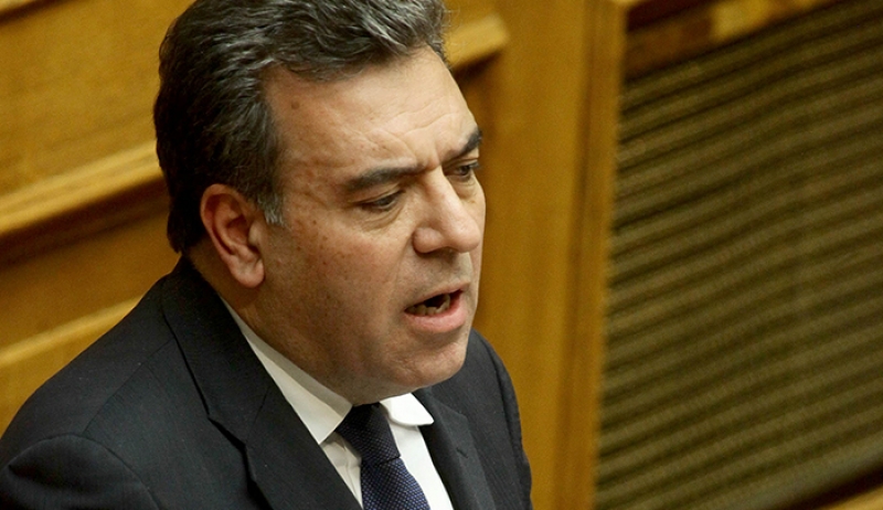 ΜΑΝΟΣ ΚΟΝΣΟΛΑΣ: «Το αεροδρόμιο της Καλύμνου αποτελεί τροχοπέδη για την τουριστική ανάπτυξη του νησιού»