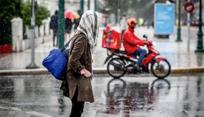 Καιρός σήμερα: Σφοδρές καταιγίδες σε όλη τη χώρα – Στους 17 βαθμούς η θερμοκρασία σε Αττική, Μακεδονία, Θεσσαλία