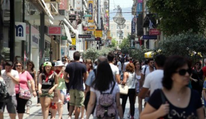Χώρα-συνταξιούχων η Ελλάδα: Έτοιμη να εκραγεί η δημογραφική βόμβα