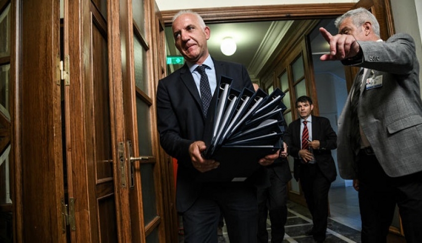 Οι μπλε φάκελοι, οι συσκέψεις και οι πρώτοι στόχοι ανά υπουργείο