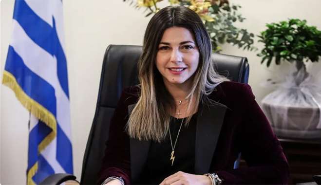 Με πρωτοβουλία Ζαχαράκη, τέλος στο αυτόφωρο για υπηρεσιακά αδικήματα εκπαιδευτικών – Τι αλλάζει με τη νέα διάταξη