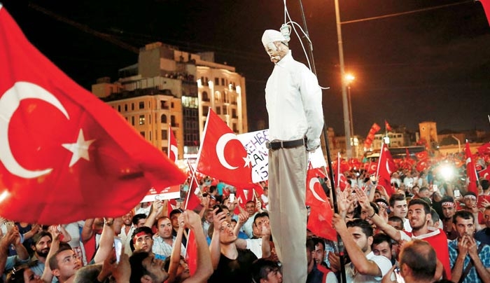 Συγκλονιστικό ντοκουμέντο: Τούρκοι στρατιώτες πυροβολούν πολίτες