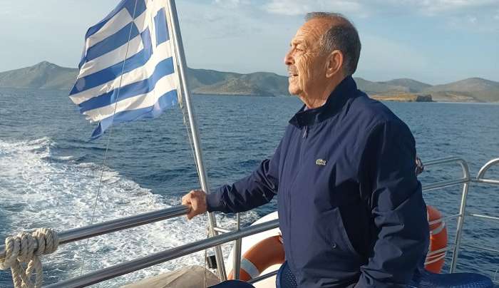 Φώτης Χατζηδιάκος: Το ΠΑΣΟΚ έρχεται ξανά στο προσκήνιο ως εγγυητής, αλλάζοντας τους πολιτικούς συσχετισμούς