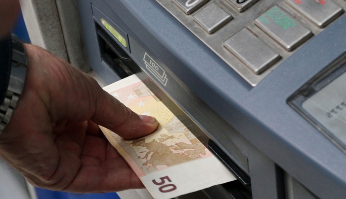 Capital controls: Ανάληψη ως 2.000 το μήνα – Πότε έρχονται οι αλλαγές