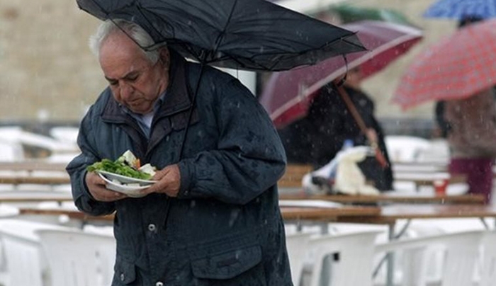 Καθαρή Δευτέρα με βροχές και ισχυρές καταιγίδες - Πού θα πέσει χιόνι