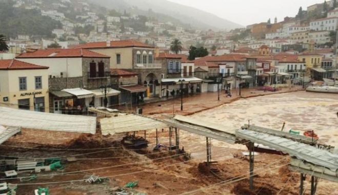ΧΕΙΜΑΡΡΟΣ έπνιξε την Ύδρα - ΑΠΙΣΤΕΥΤΕΣ ΕΙΚΟΝΕΣ (ΒΙΝΤΕΟ)