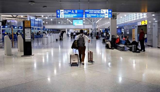 Με «χαμένους» 900 χιλιάδες τουρίστες έκλεισε ο Αύγουστος