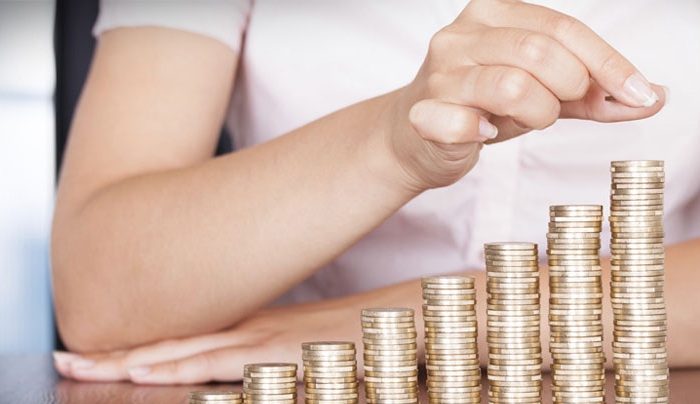 Στο τραπέζι φόρος επί των καταθέσεων και επί των χρηματιστηριακών συναλλαγών