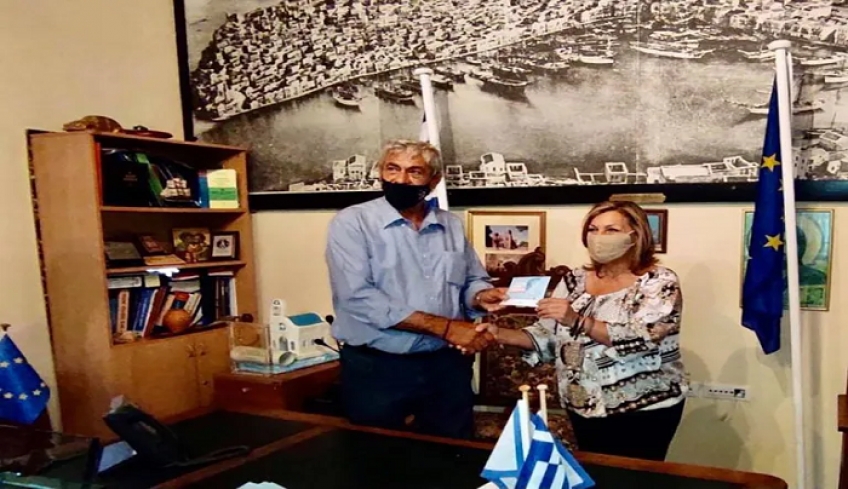 Η Αντιπεριφερειάρχης Υγείας Χαρούλα Γιασιράνη στα εγκαίνια του πρώτου Φαρμακείου στο ακριτικό Καστελλόριζο