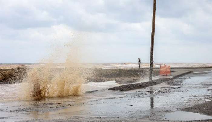 Καιρός σήμερα: Καταιγίδες σε Κρήτη, Εύβοια και Δωδεκάνησα και θυελλώδεις άνεμοι έως 7 μποφόρ στο Αιγαίο