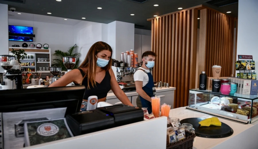 Αυτοί θα πάρουν αύξηση μισθού έως 236 ευρώ το χρόνο λόγω τριετιών