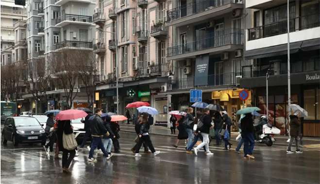 Καιρός σήμερα: Βροχές και καταιγίδες σε όλη τη χώρα – Δεν ξεπερνά τους 29°C η θερμοκρασία