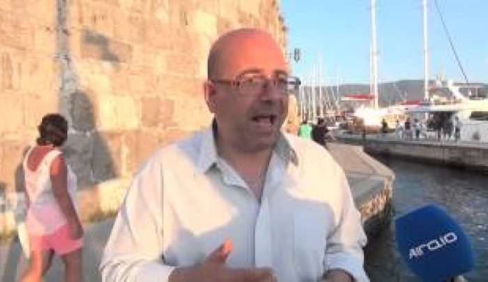 Συνωστισμός στην Κω από ξένα τηλεοπτικά δίκτυα &amp; ΜΜΕ για τους πρόσφυγες (βίντεο)
