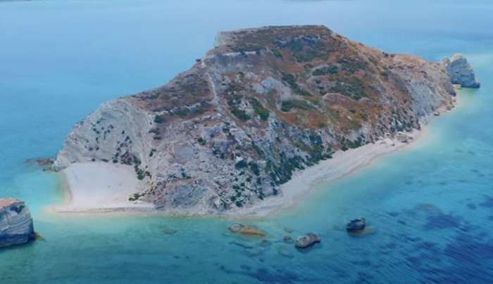 Γιατί στους Λειψούς λένε «όχι» στις πισίνες – Το εντυπωσιακό βίντεο για τα μαγευτικά σημεία του νησιού
