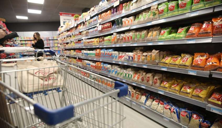 Έρευνα ΕΤ: Ακριβότερα γάλα και αβγά στην Ελλάδα απ’ ό,τι σε Γαλλία και Γερμανία - Τι συμβαίνει με φρούτα και ψωμί