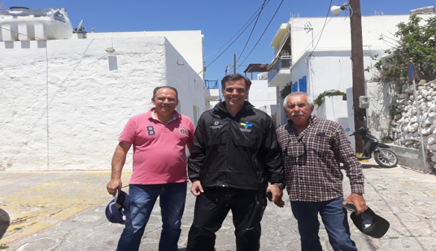 Ελεγχοι στα νησιά από τις πλωτές μονάδες του ΕΟΔΥ -Tεστ στους κατοίκους της Κιμώλου [εικόνες]