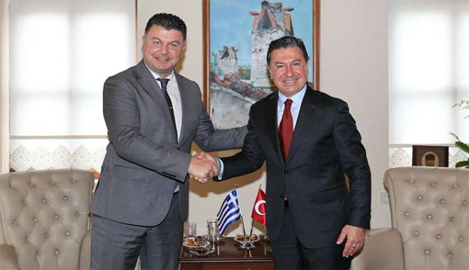 Σε ιδιαίτερα θερμό και εποικοδομητικό κλίμα πραγματοποιήθηκε η επίσημη συνάντηση της αντιπροσωπείας του Δήμου Πάτμου στην Τουρκία με τον Περιφερειάρχη της Muğla, Ahmet Aras, στο Μέγαρο της Περιφέρειας.