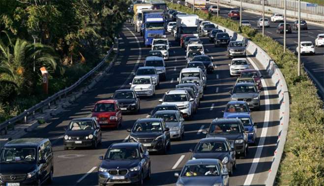 Μέχρι πότε θα μπορώ να οδηγώ αυτοκίνητο βενζίνης ή diesel -Οι δύο ημερομηνίες που πρέπει όλοι να γνωρίζουν