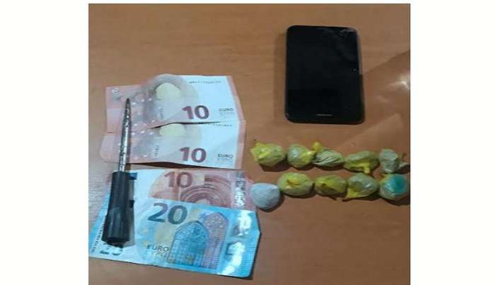 Με 6 χρόνια και 3 μήνες φυλάκιση καταδικάστηκε 52χρονος κάτοικος Καλύμνου που μετέφερε 10 “φιξάκια” ηρωίνης συνολικού βάρους 40 γραμμαρίων.