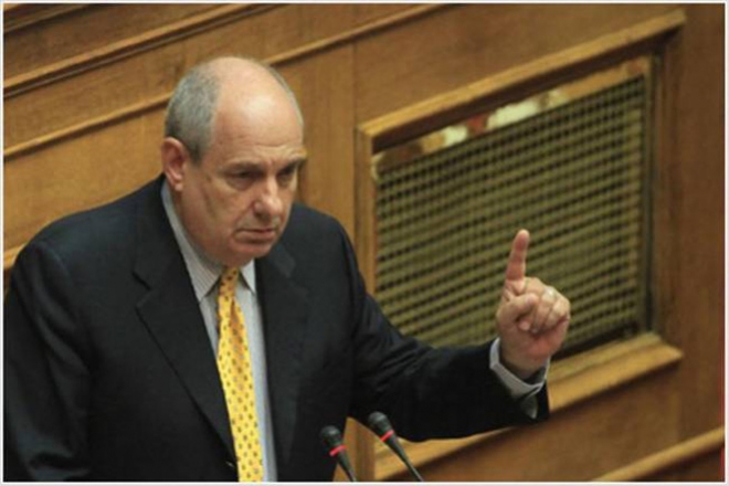 Τέρενς Κουίκ: Έργο Φάντασμα το ανοικτό κολυμβητήριο στο Πυθαγόρειο Σάμου