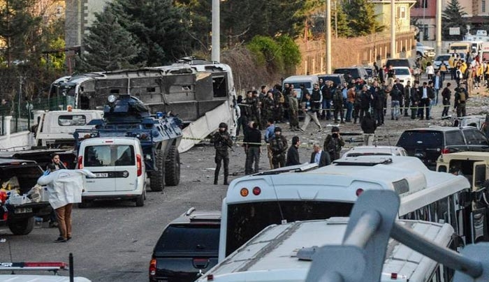 Το ΡΚΚ χτύπησε και στην πόλη Βαν στην ανατολική Τουρκία - Ισχυρή έκρηξη (εικόνες,βίντεο)