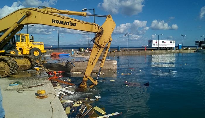 ΚΑΘΑΡΙΣΜΟΣ στο κεντρικό λιμάνι της ΚΩ (φωτό)