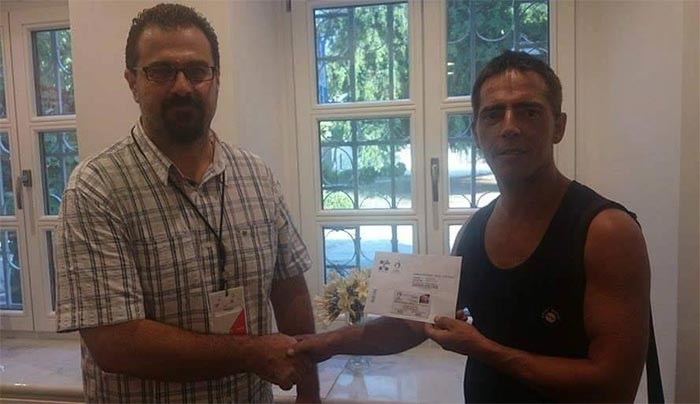 Ο Β. Γεωργούλης παρέλαβε σήμερα την ταυτότητα εθελοντή αιμοδότη του εθνικού κέντρου αιμοδοσίας!