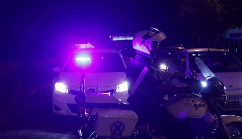 Πυροβολισμοί στο Σχιστό – Άγρια καταδίωξη και πανικός στον δρόμο