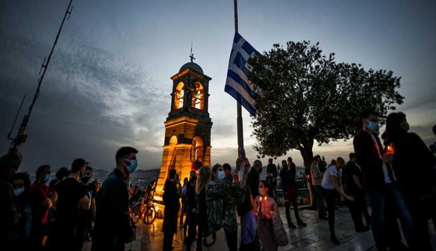 Πώς θα κάνουμε Ανάσταση: Τα μέτρα στις εκκλησίες, τι ώρα ξεκινά η απαγόρευση κυκλοφορίας