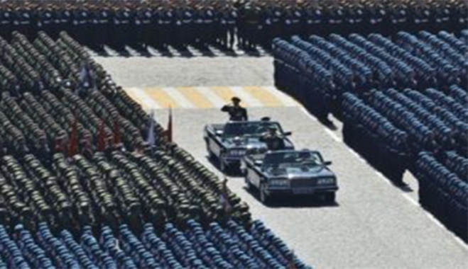 Μεγαλειώδης παρέλαση για την 70ή επέτειο της νίκης επί των ναζί