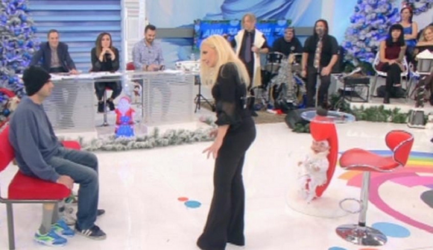 “Πάγωσε” η Αννίτα Πάνια όταν αντίκρισε τον ήσυχο καλεσμένο! “Σάστισε” και ο Ματθαίος Γιαννούλης!