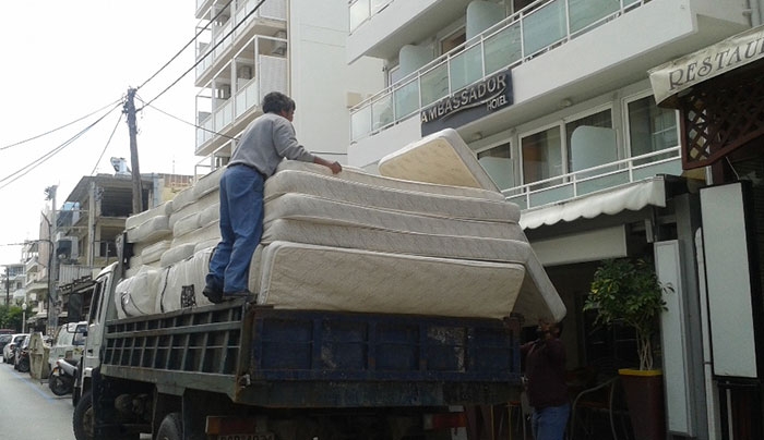 Αποστολή 60 στρωμμάτων για ανάγκες του Κρατικού Θεραπευτηρίου Λέρου και 10 κιβώτια ειδών  ένδυσης για τους μετανάστες