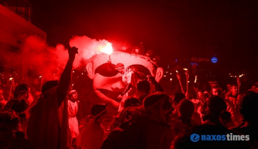 «Σείστηκε» η Νάξος από τους λαμπαδηφόρους - ΒΙΝΤΕΟ