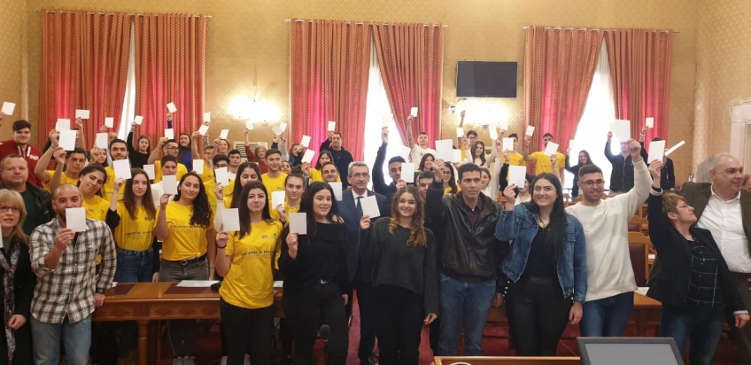 Τους εθελοντές που συνέβαλαν στην επιτυχή διοργάνωση του Regional Forum “Peace &amp; Sport” στη Ρόδο, βράβευσε ο Περιφερειάρχης, Γιώργος Χατζημάρκος