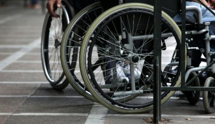 Αυτό το αγόρι είναι το πιο ευτυχισμένο του κόσμου - Δείτε σε τι μετέτρεψαν το αναπηρικό καροτσάκι του! (Βίντεο)
